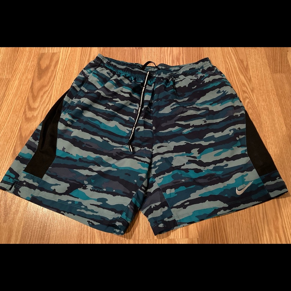 NWOT mens nike shorts